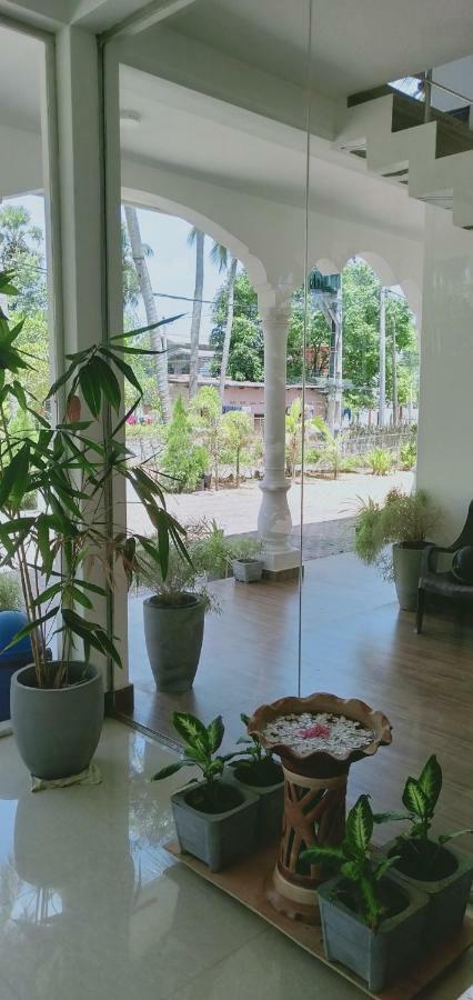 אופוואלי French Garden Resort מראה חיצוני תמונה