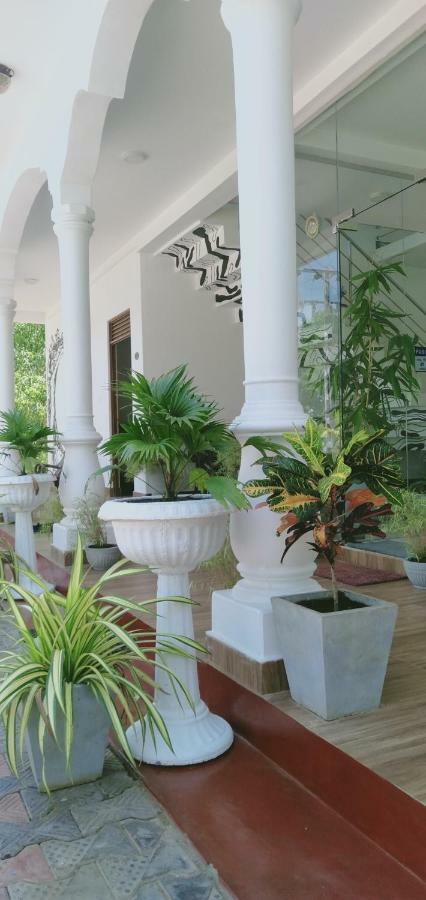 אופוואלי French Garden Resort מראה חיצוני תמונה